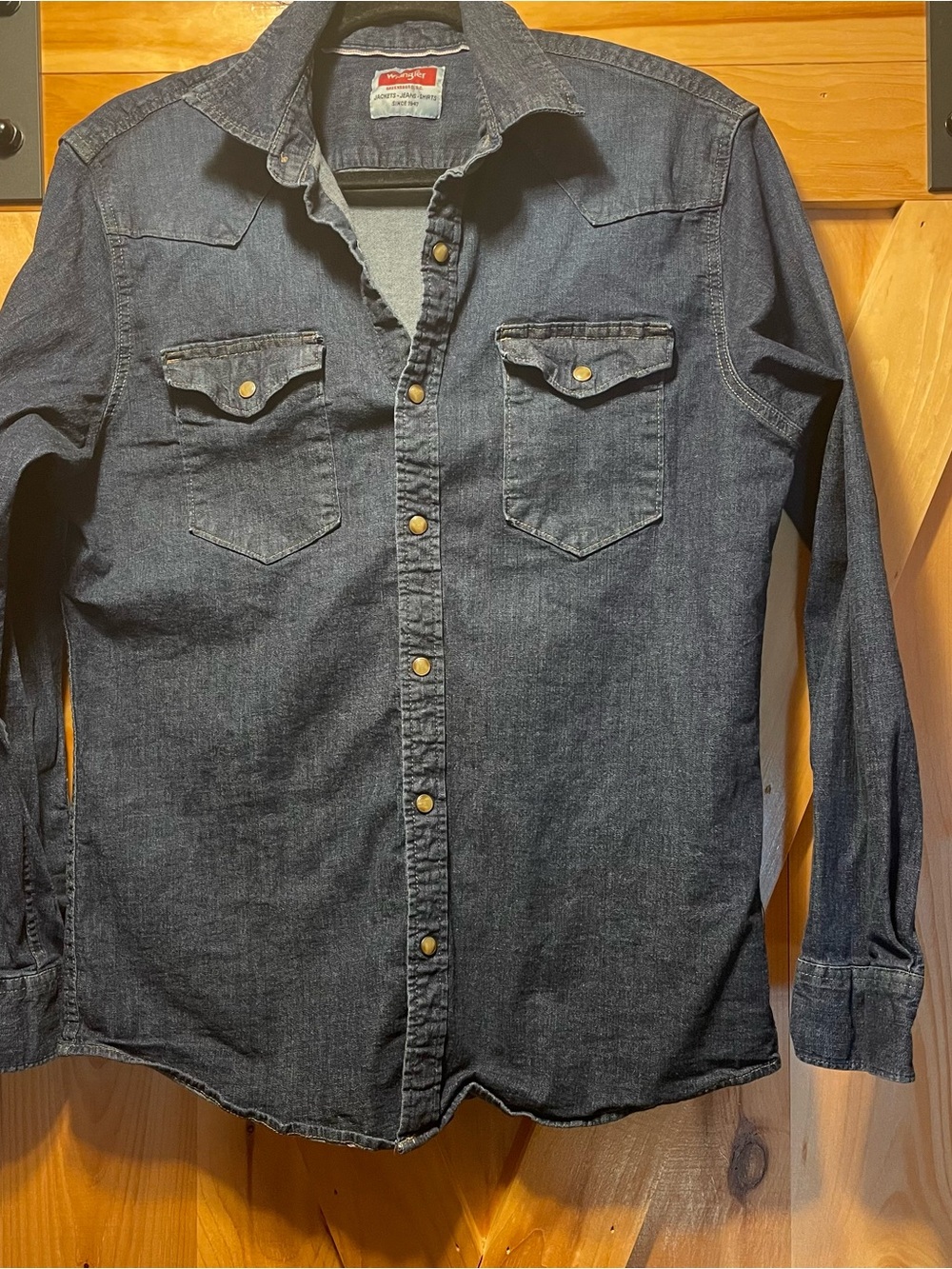 Wrangler Dark Blue Denim snap down Western, cowboy Shirt, size medium